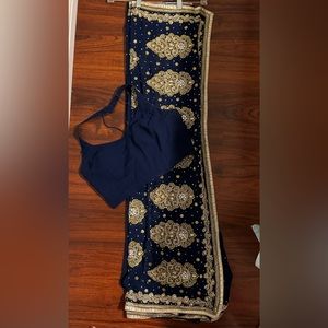 Prepleated navy blue sari